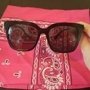 DIFF Black Bella Polarized Sunglasses